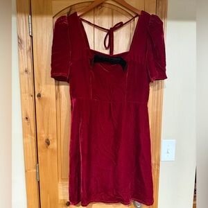 Scarlet Velvet Puff Sleeve Mini Dress
New no tags not worn.